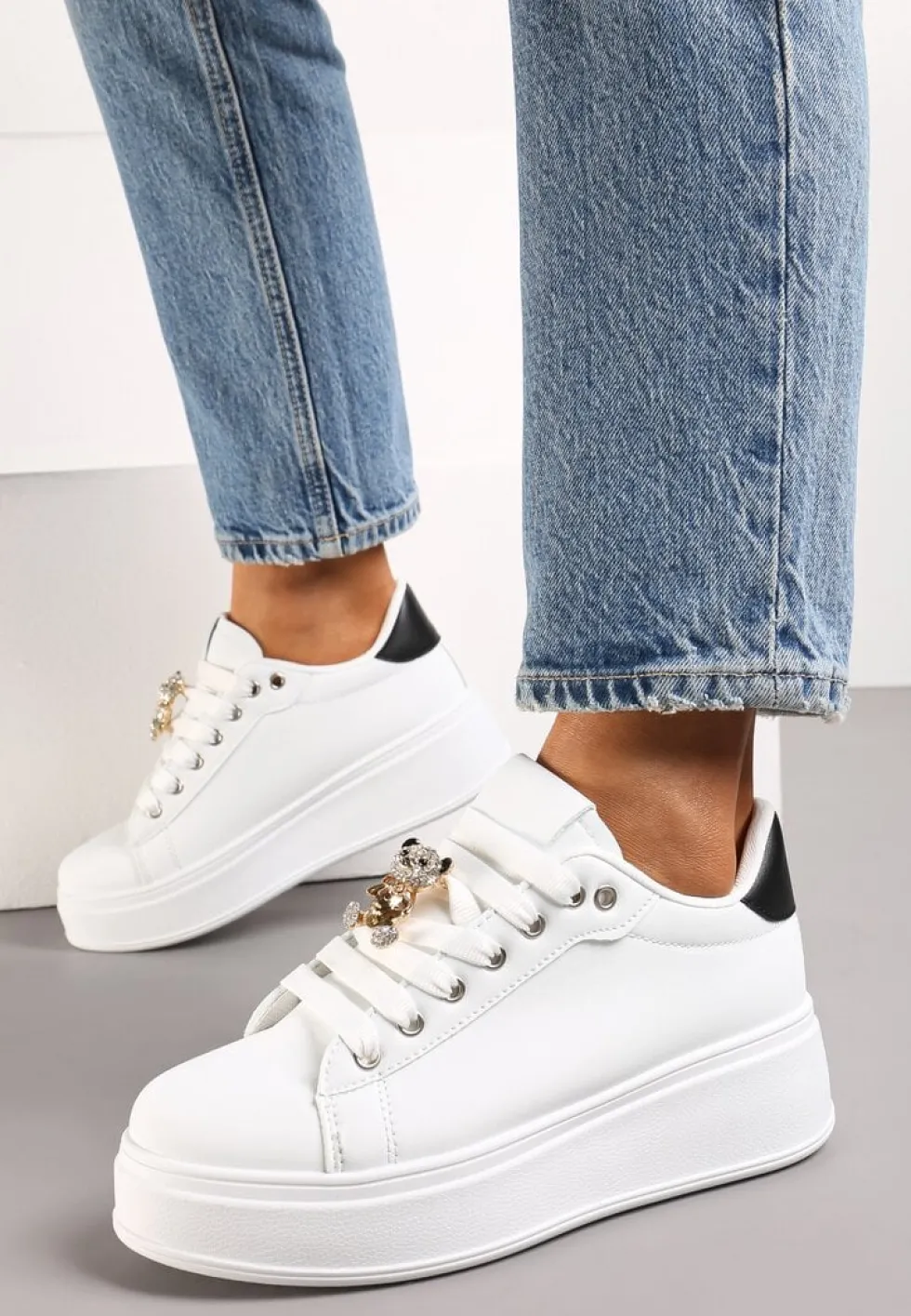 Biało-Czarne Sneakersy z Imitacji Skóry na Platformie z Ozdobą z Cyrkonii Imbercca