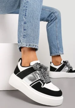 Biało-Czarne Sneakersy z Przeszyciami i Ozdobnymi Sznurówkami na Grubej Podeszwie Timarel