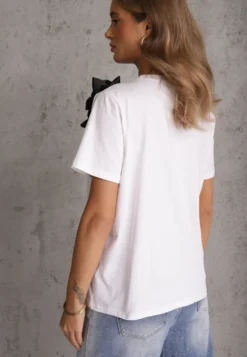 Biało-Czarny Bawełniany T-shirt o Klasycznym Kroju z Kwiatowymi Aplikacjami 3D Morgane