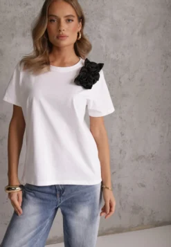 Biało-Czarny Bawełniany T-shirt o Klasycznym Kroju z Kwiatowymi Aplikacjami 3D Morgane