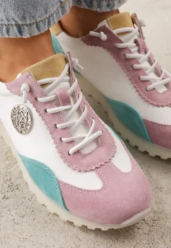 Biało-Fioletowe Sneakersy ze Skóry Naturalnej Ozdobione Metaliczną Aplikacją Tidina