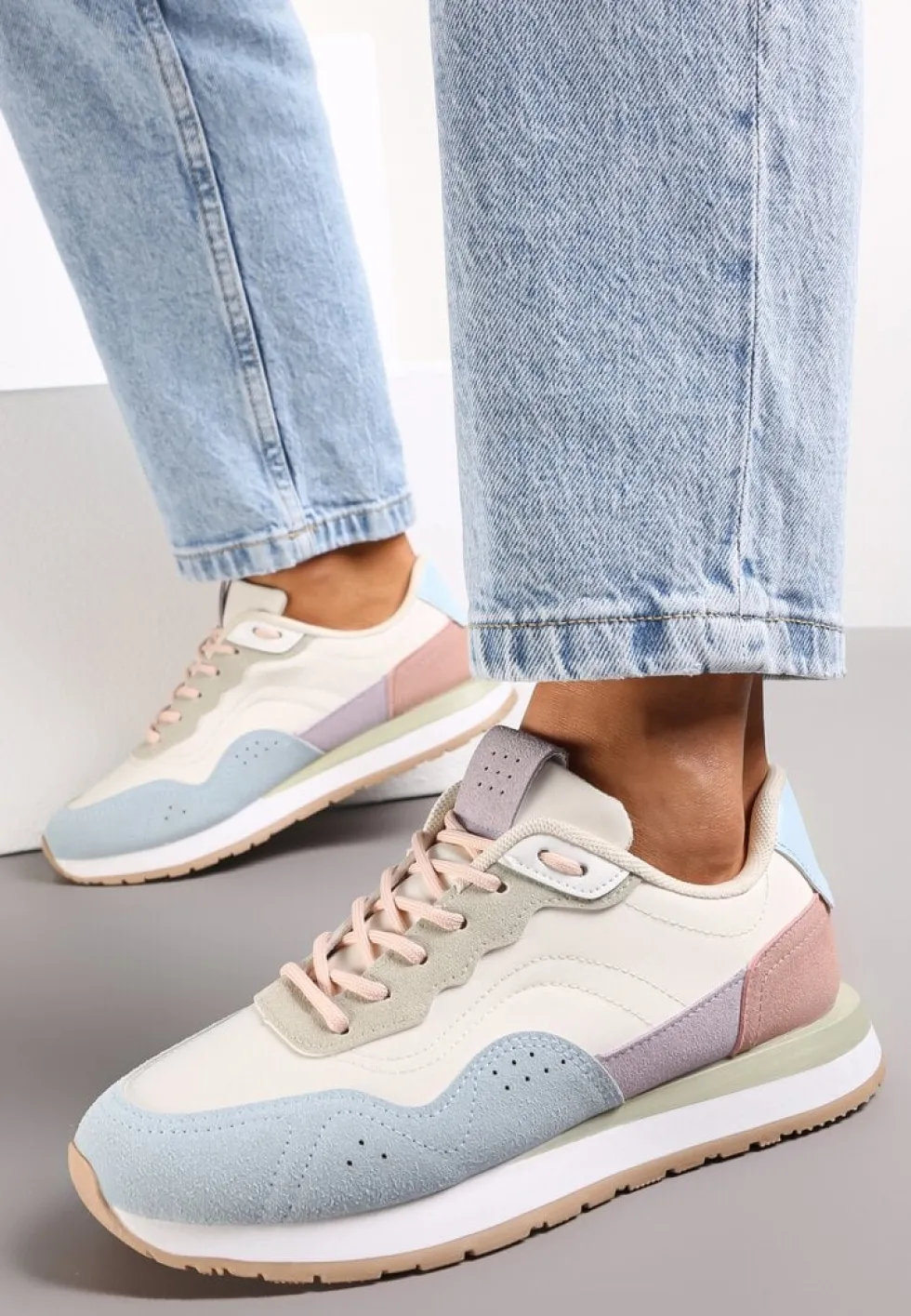 Biało-Niebieskie Sneakersy Zdobione Wstawkami z Imitacji Skóry Fayela