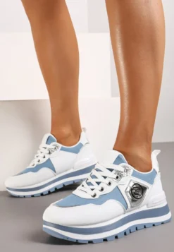 Biało-Niebieskie Sneakersy ze Sznurowaniami i Ozdobną Aplikacją Jatina
