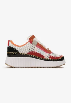 Biało-Pomarańczowe Sneakersy na Platformie Ozdobione Nitami i Patchworkowymi Wstawkami Jeneria