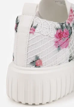 Biało-Różowe Sneakersy Vices na Platformie z Ażurową Cholewką Lumerise