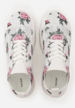 Biało-Różowe Sneakersy Vices na Platformie z Ażurową Cholewką Lumerise