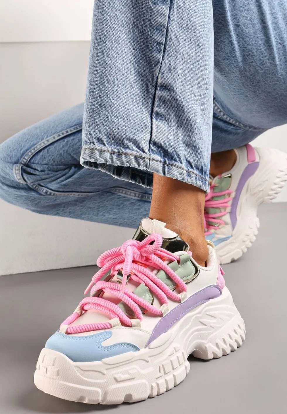 Biało-Różowe Sneakersy z Grubymi Sznurówkami na Niskiej Platformie Lasandre
