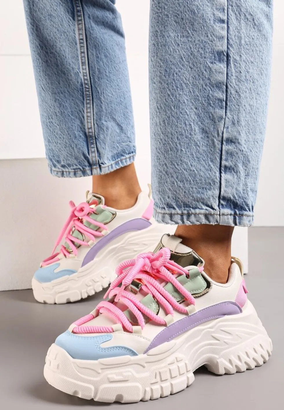 Biało-Różowe Sneakersy z Grubymi Sznurówkami na Niskiej Platformie Lasandre