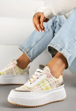 Biało-Różowe Sneakersy z Tweedowymi Zdobieniami i Przeszyciami na Platformie Ulandrelia