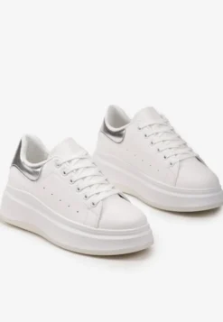 Biało-Srebrne Sneakersy na Grubej Podeszwie z Perforacją i Ozdobą Gumowym Misiem Aireth