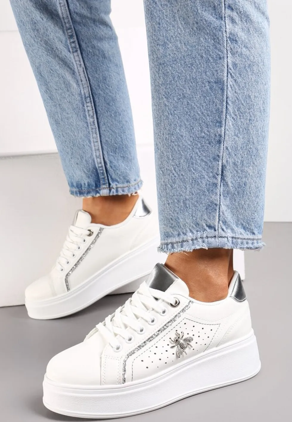 Biało-Srebrne Sneakersy na Grubej Podeszwie z Brokatowym Zdobieniem Pirola