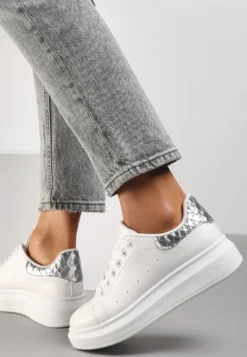 Biało-Srebrne Sneakersy na Niskiej Platformie w Klasycznym Stylu Lucid Dream