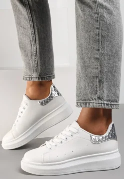 Biało-Srebrne Sneakersy na Niskiej Platformie w Klasycznym Stylu Lucid Dream