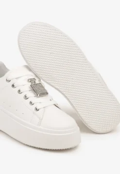 Biało-Srebrne Sneakersy na Platformie Ozdobione Cyrkoniami i Aplikacją 3D Daneria