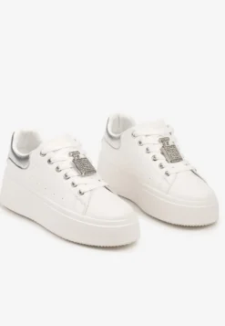 Biało-Srebrne Sneakersy na Platformie Ozdobione Cyrkoniami i Aplikacją 3D Daneria