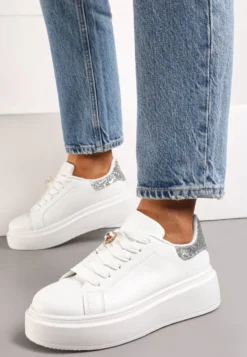 Biało-Srebrne Sneakersy z Brokatową Wstawką i Cyrkonią przy Sznurówkach Wineta