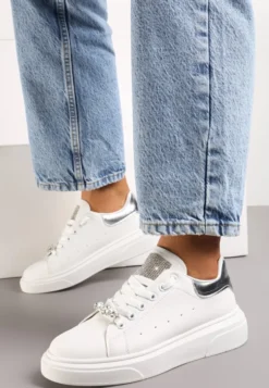 Biało-Srebrne Sneakersy z Cyrkoniami na Języku i Odpinaną Biżuteryjną Aplikacją na Sznurówkach Coletti