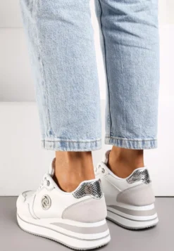 Biało-Srebrne Sneakersy z Okrągłą Naszywką i Platformą Viliera
