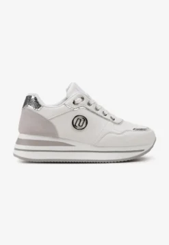 Biało-Srebrne Sneakersy z Okrągłą Naszywką i Platformą Viliera
