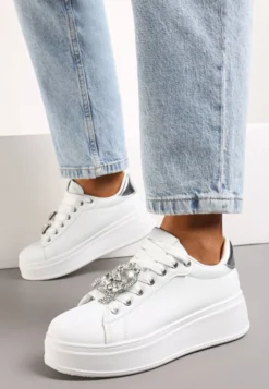 Biało-Srebrne Sneakersy z Platformą i Odpinanymi Biżuteryjnymi Aplikacjami na Sznurówkach Tamaki