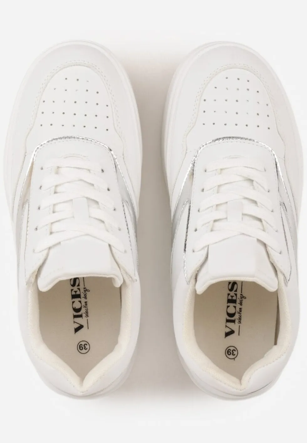 Biało-Srebrne Sznurowane Sneakersy Vices na Platformie z Metalicznymi Paskami Neliawen