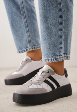 Biało-Szare Sneakersy ze Skóry Naturalnej na Platformie z Perforacją i Paskami Urevla
