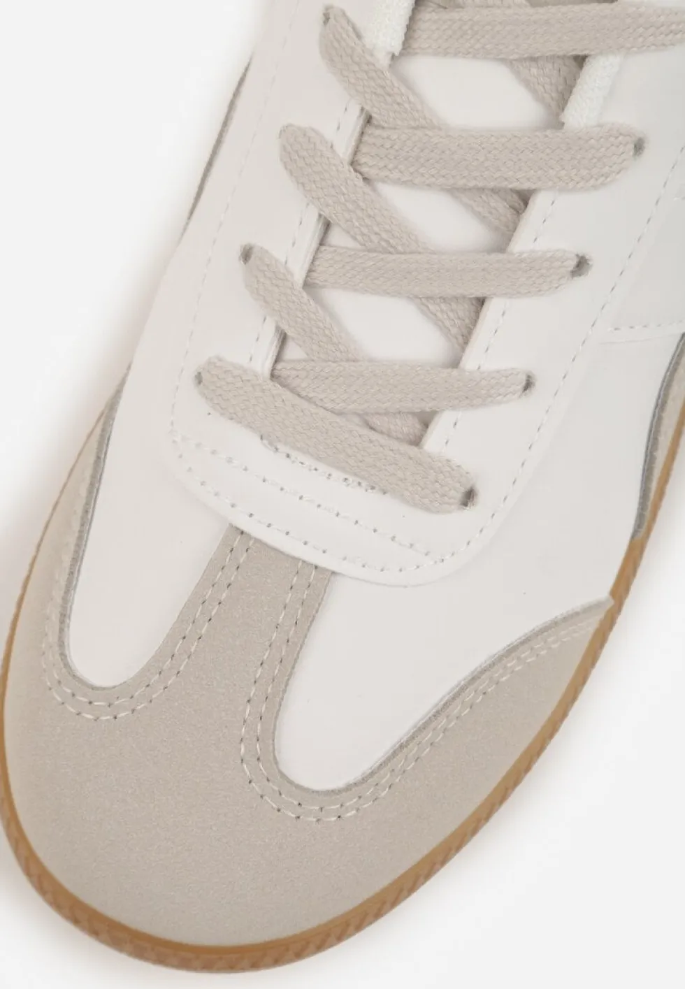 Biało-Szare Sneakersy z Ozdobnymi Przeszyciami przed Kostkę Redala