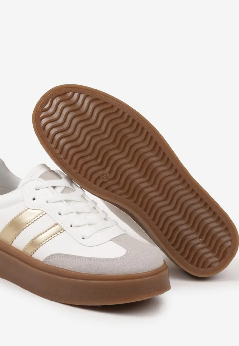 Biało-Złote Klasyczne Sneakersy Tenisówki na Niskiej Platformie Denirla
