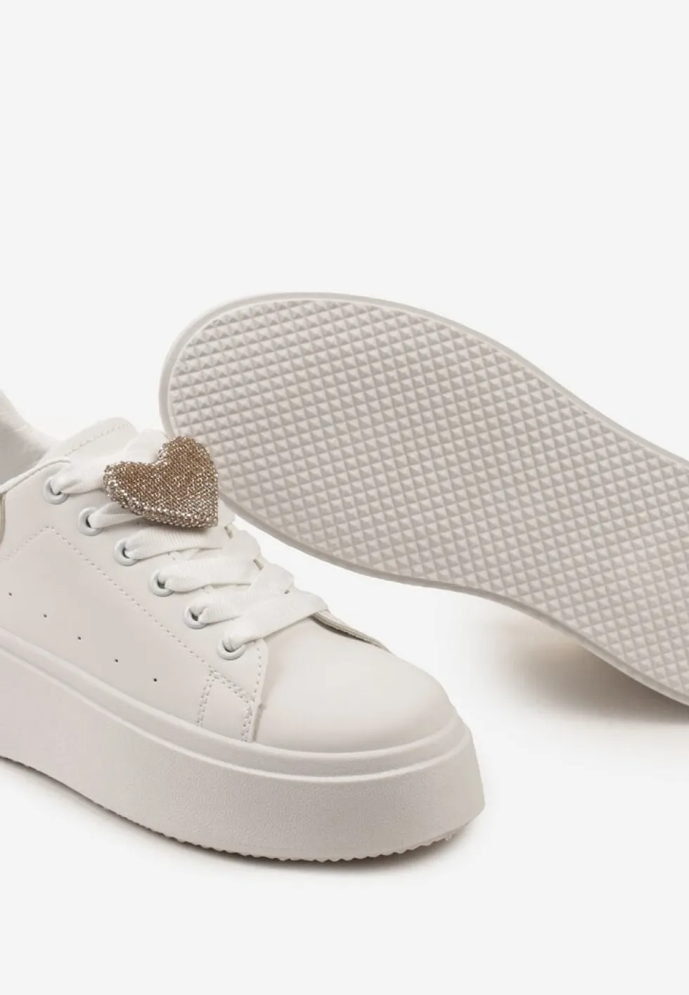 Biało-Złote Wiązane Casualowe Sneakersy na Platformie z Cyrkoniami i Metalową Aplikacją Illita