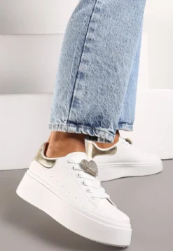 Biało-Złote Wiązane Casualowe Sneakersy na Platformie z Cyrkoniami i Metalową Aplikacją Illita