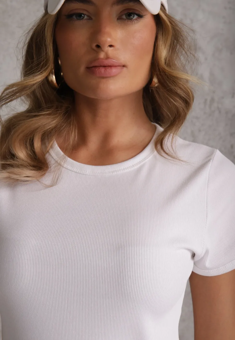 Biały Bawełniany T-shirt o Dopasowanym Kroju z Prążkowanego Materiału Lailya