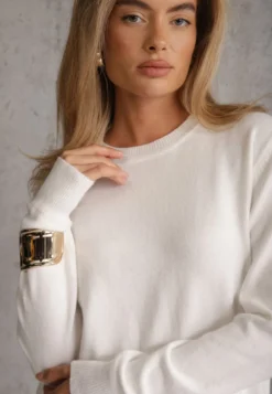 Biały Casualowy Sweter o Klasycznym Fasonie z Okrągłym Dekoltem Pilare