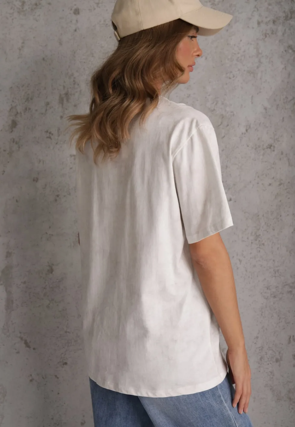 Biały Oversizowy T-shirt z Bawełny Zdobiony Haftem z Cekinami Marivia