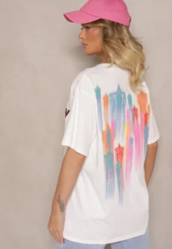 Biały T-shirt Oversize Ozdobiony Napisem i Kolorowymi Gwiazdami Ilamora