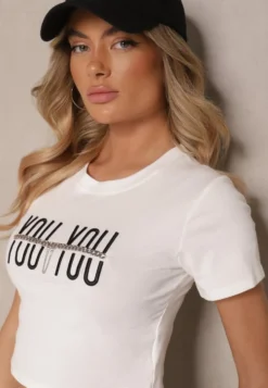 Biały T-shirt z Bawełny Ozdobiony Łańcuchem i Napisem Olithel