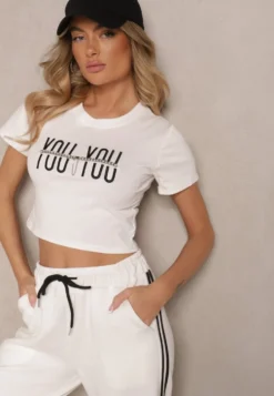 Biały T-shirt z Bawełny Ozdobiony Łańcuchem i Napisem Olithel