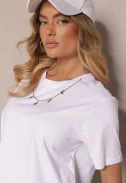 Biały T-shirt z Bawełny z Ozdobnym Łańcuszkiem Imitującym Naszyjnik Sohna