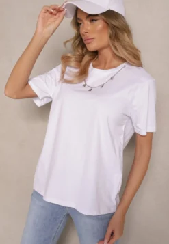 Biały T-shirt z Bawełny z Ozdobnym Łańcuszkiem Imitującym Naszyjnik Sohna