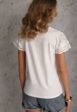 Biały T-shirt z Bawełny z Rękawami z Koronki Hycis