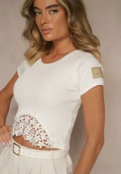 Biały T-shirt z Prążkowanej Tkaniny z Koronką Lisamia