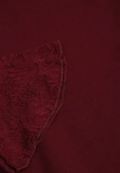 Bordowa Koronkowa Bluzka z Dzianiny z Wiskozą z Rozszerzanymi Rękawami i Stójką Charmea