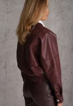 Bordowa Kurtka Przejściowa Ramoneska w Stylu Bomber Jacket z Kołnierzykiem Rajvia