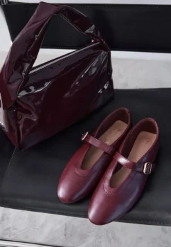Bordowe Balerinki Vices w Stylu Mary Jane z Klamerką i Skórzaną Wkładką Dimaline