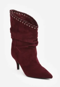Bordowe Botki Slouchy na Szpilce z Imitacji Zamszu z Ozdobnymi Metalowymi Oczkami Tallie