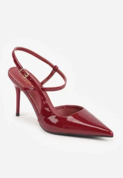 Bordowe Lakierowane Szpilki z Paskiem Wokół Kostki w Eleganckim Stylu Orinania