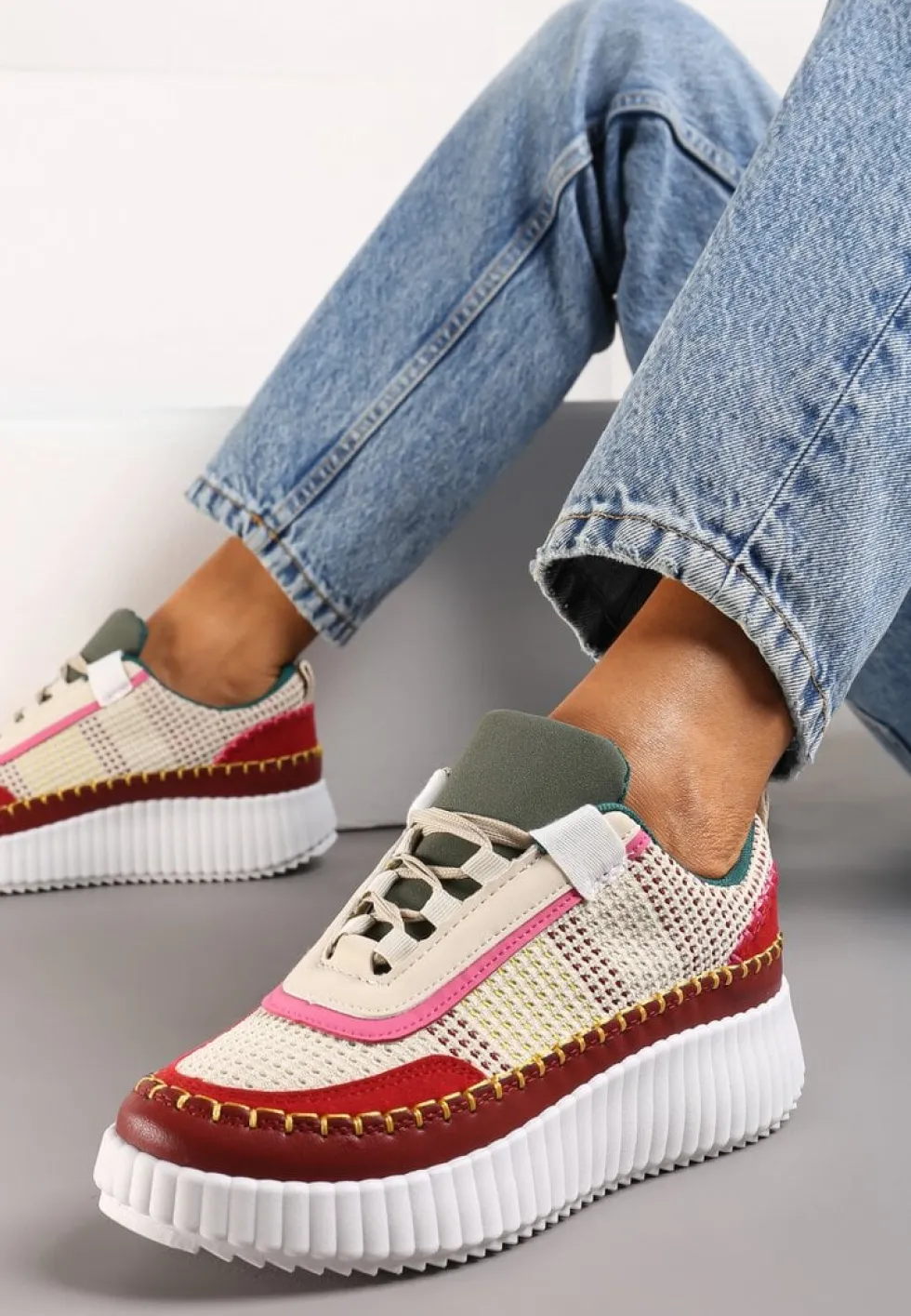 Bordowe Sneakersy na Platformie Ozdobione Tweedowymi Wstawkami i Cyrkoniami Eganna