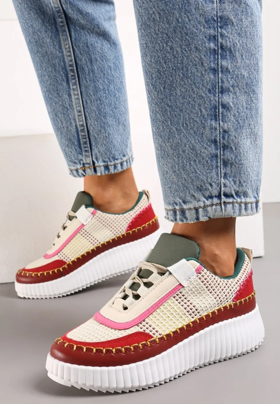 Bordowe Sneakersy na Platformie Ozdobione Tweedowymi Wstawkami i Cyrkoniami Eganna