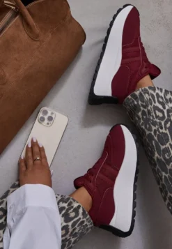 Bordowe Sznurowane Sneakersy Vices na Platformie z Ozdobnymi Paskami Seliniel