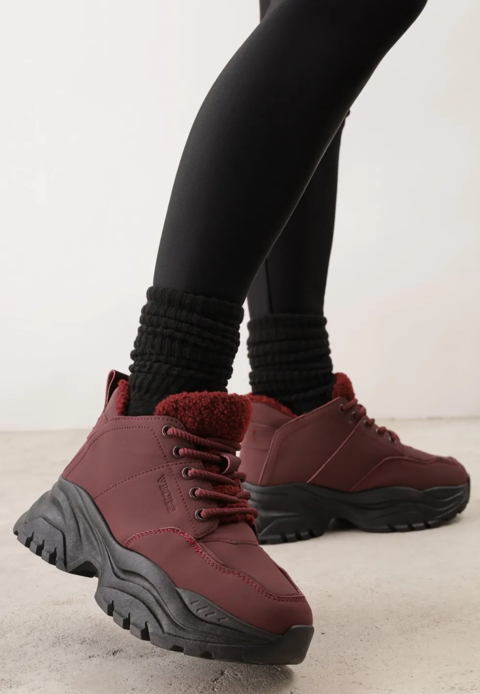 Bordowe Trapery Sneakersy Vices na Platformie z Tłoczeniem Nirrise