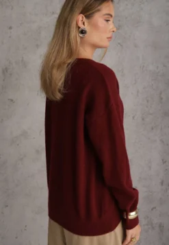 Bordowy Gładki Sweter z Bawełną o Kroju Oversize Conime